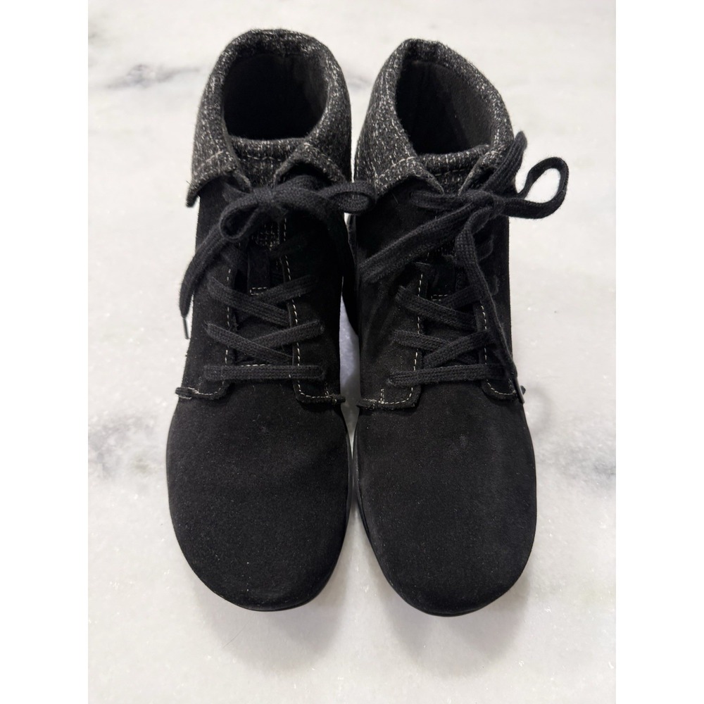 Clarks Roseville Lace Boot Women 6.5 Black Suede Knit Collar Ultimate Comfort